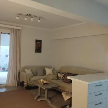 Renovated Basement Duplex With Patio And Folk Decor In The Heart Of Athens